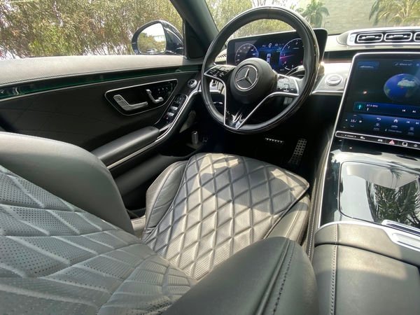 Mercedes Benz S-Class angle 4